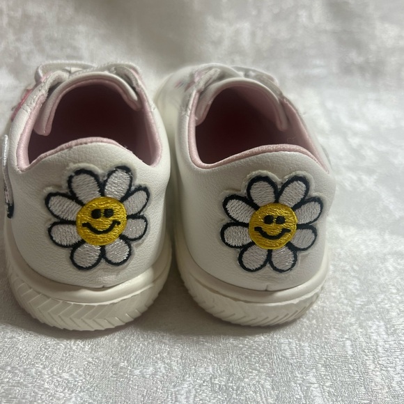 Wonder Nation Sneakers White with Pink Accents Casual Low-Top - Picture 5 of 8